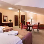 Adam & Hotel