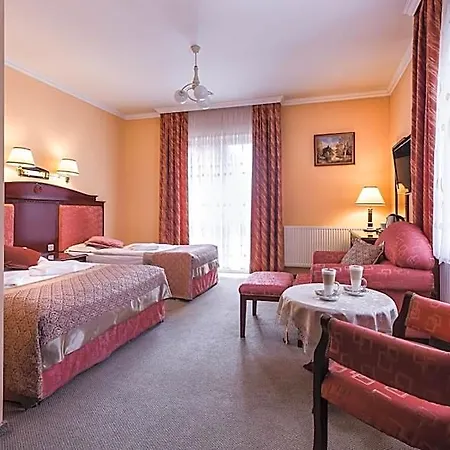 Adam & Hotel 3*